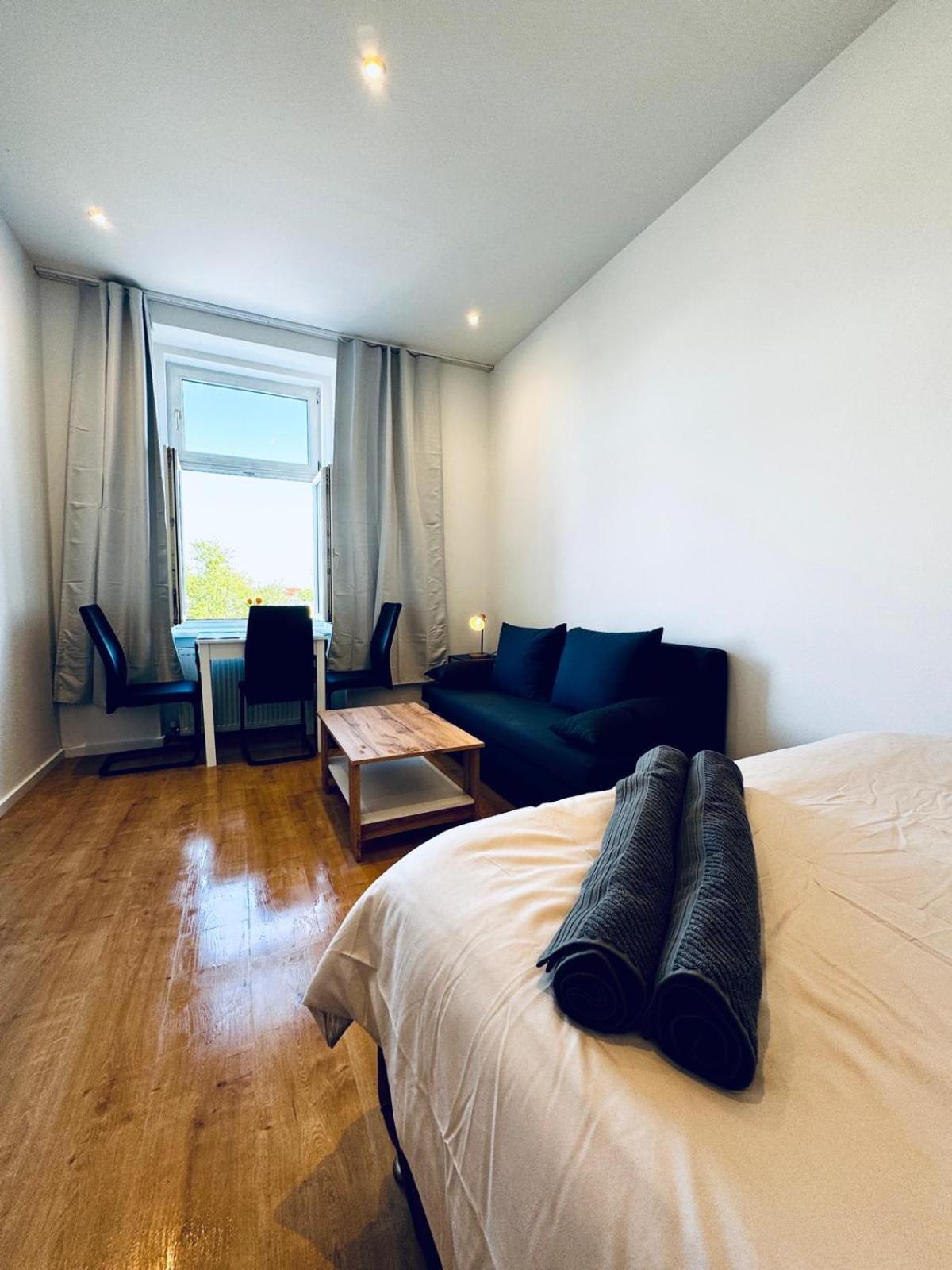 Spacious 3br Shared Near Kaufpark Alterlaa Vienna