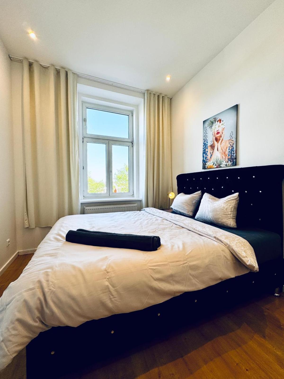 Spacious 3br Shared Near Kaufpark Alterlaa Apartment Vienna